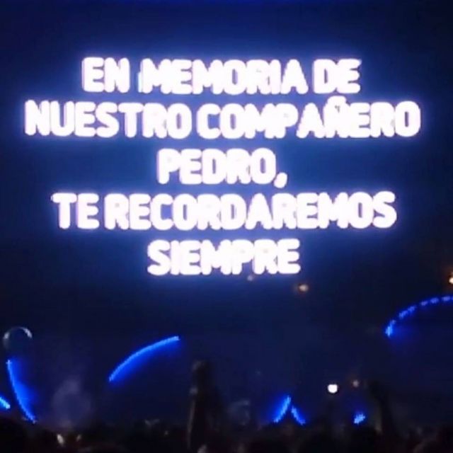 Green Day, acrobata cade e muore, lo show continua. Polemica Green Day, acrobata cade e muore, lo show continua. Polemica